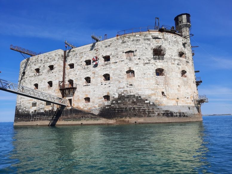 Je ne me lasse pas de le contempler et quelle chance de l'approcher par temps calme et dégagé  #FortBoyard