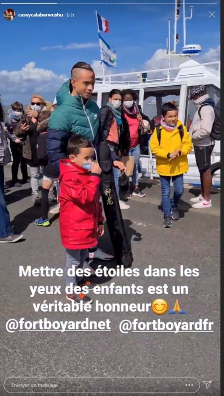 Little Boo avec les kids des émissions de Okoo