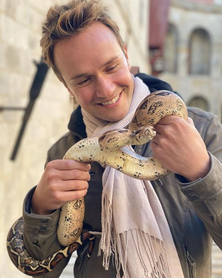 Cyril Féraud et un serpent