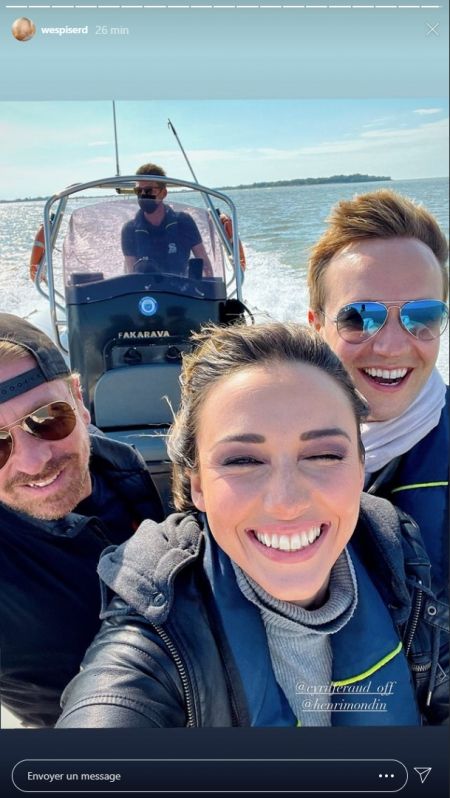 Delphine Wespiser, Cyril féraud et Henri Mondin (directeur de production) s'offrent une virée en mer