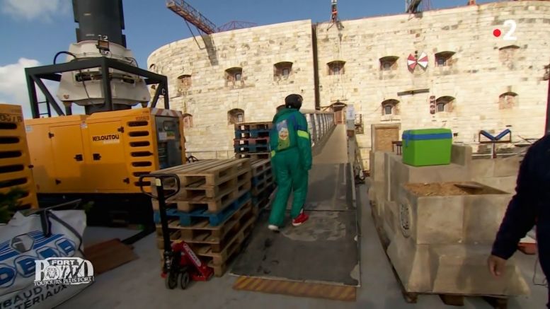 La passerelle de la plateforme