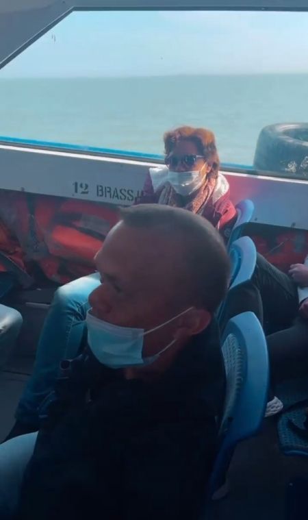 Les candidats dans le bateau