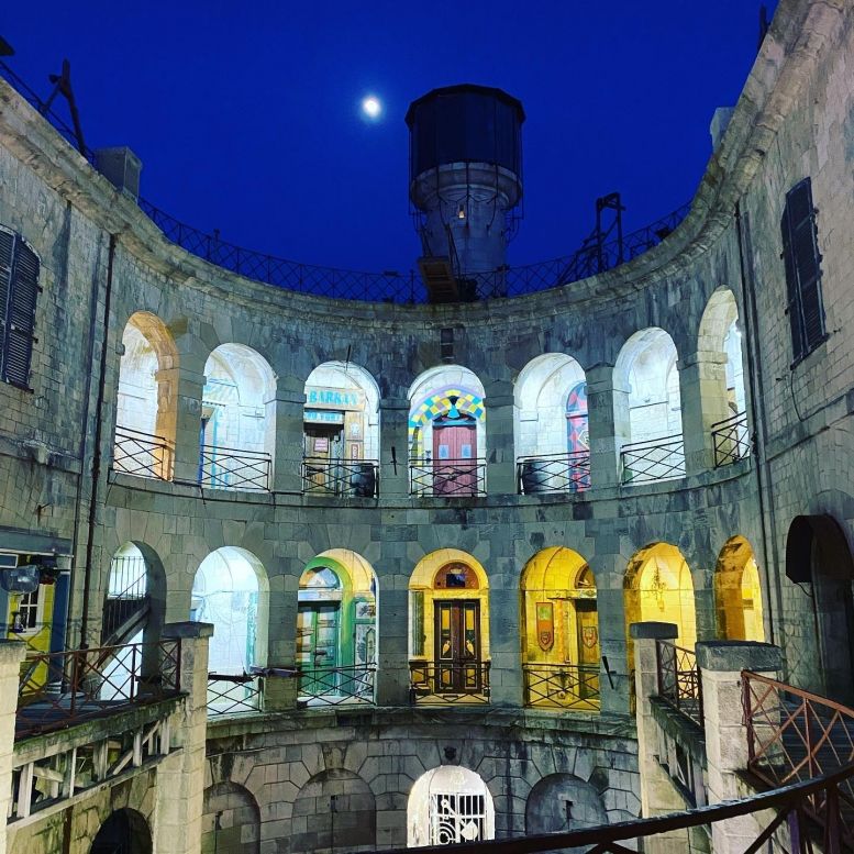 Le fort de nuit