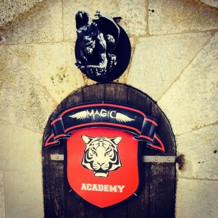 Poudlard à #fortboyard25ans... Venez jouer au sorcier cet été!