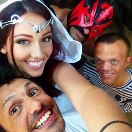 Blanche en compagnie de Willy, Mister Boo et Passe-Muraille