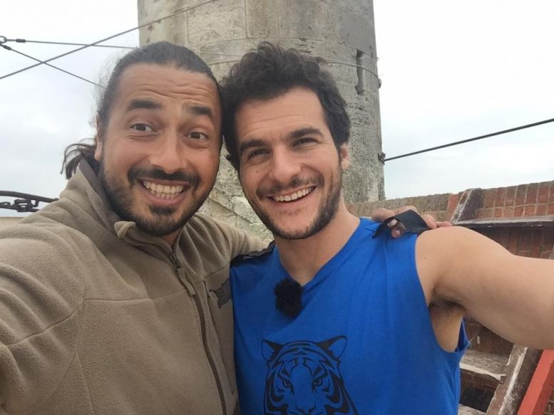Avec lé champion de l'euro-vision @Amir_Off dans mon fort boyard ... Bravo champion #lacagedemoundir