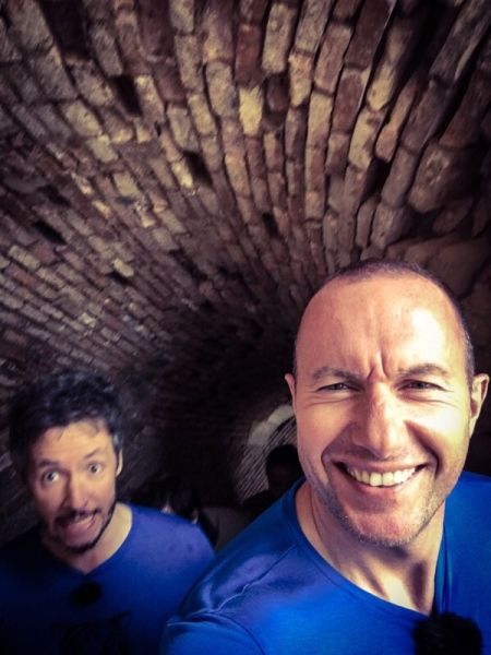 Souvenir de Fort Boyard avec le grand frère @PascalNRJ12 Des têtes de vainqueurs!