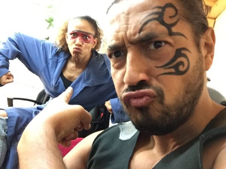 Dernier jour de tournage dans ma cage avec mon Frero @L_Homme_Muscle et ma @RouesneDoris. Triste de finir