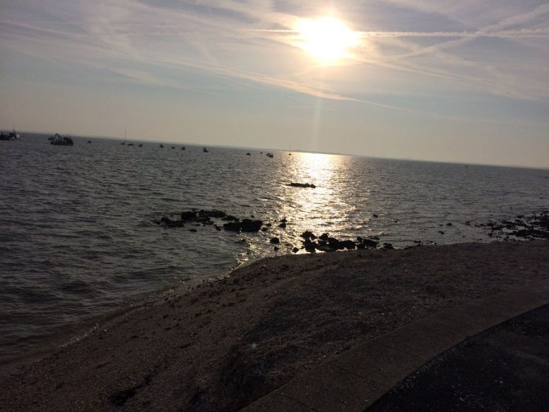 Beau temps...Belle mer...Fort Boyard 9 ème et avant dernière émission française ...Nice day!!!!