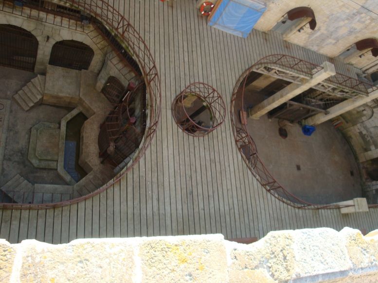 La passerelle vue de la terrasse