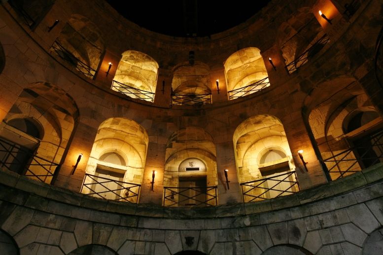 Le fort de nuit