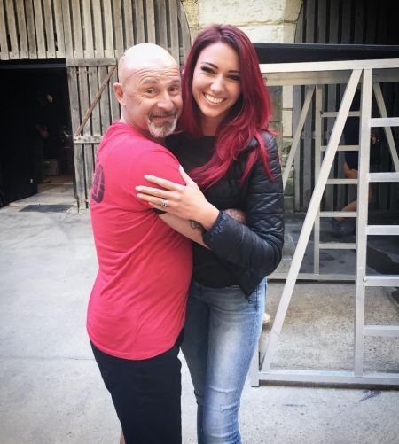 La petite Delphine réalise un rêve
et fait un clin d'œil à son ange ! Merci Vincent Lagaf' !