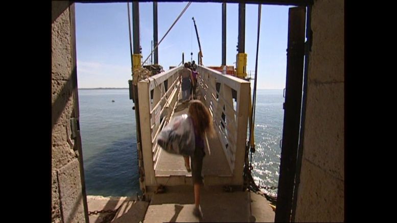 La plateforme extérieure et sa passerelle en 2004