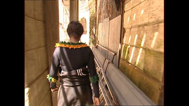 Un des couloirs qui longent la salle du trésor en 2004.