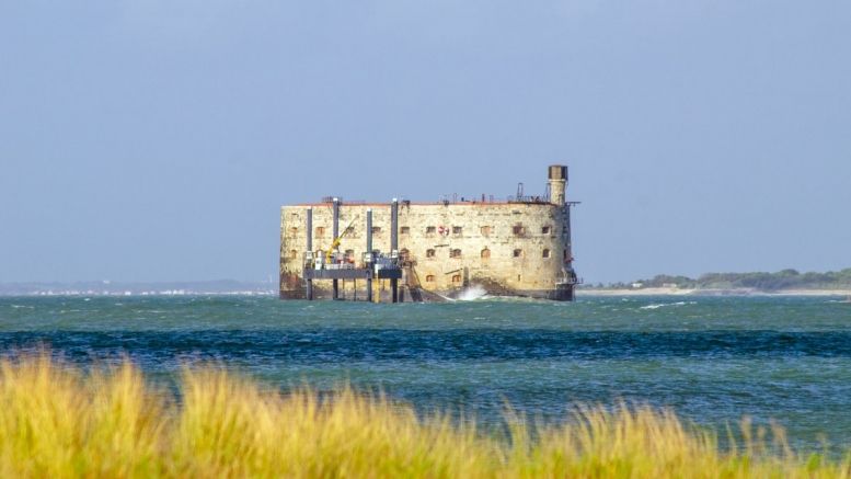 Allez, une petite photo du #FortBoyard avant le grand frais prévu...