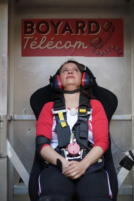 Cécile Duflot installée dans le Cabine Ejectable