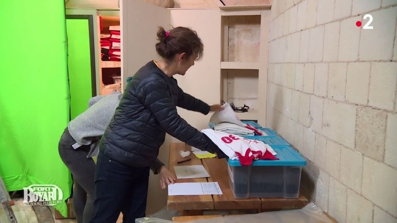 La cellule fond vert sert de stockage aux costumes des candidats (cellule 117)