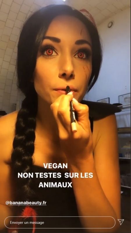 Delphine Wespiser en tenue de Rouge