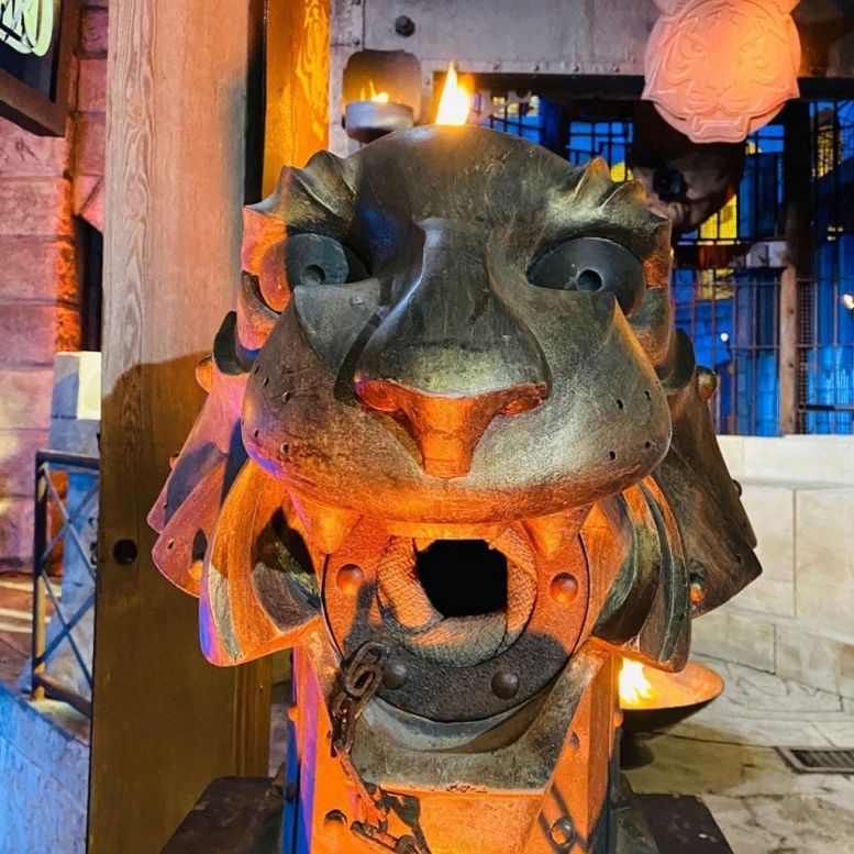 Une tête de tigre du proscenium