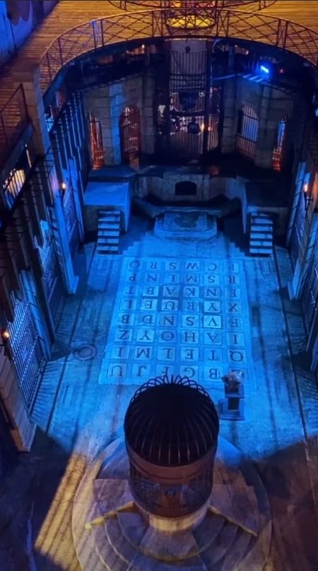 Une tête de tigre du proscenium
