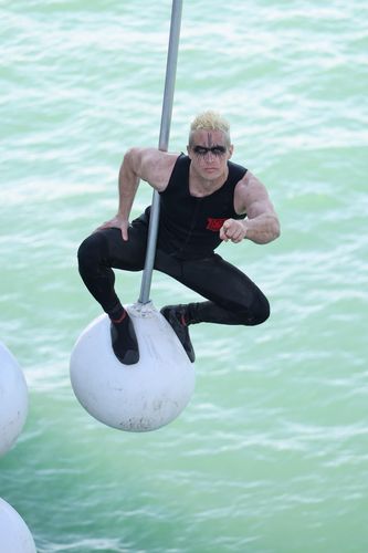 FORT BOYARD 2026
EQUIPE A - SPA + TOUT LE MONDE CONTRE LE
CANCER
FORT BOYARD 2026
Equipe A: Keen V, Jonathan Jenvrin, Soso Maness, Arie Elmaleh, Alize
Cornet, Eva Garcia
Genre :
DIVERTISSEMENT/JEU