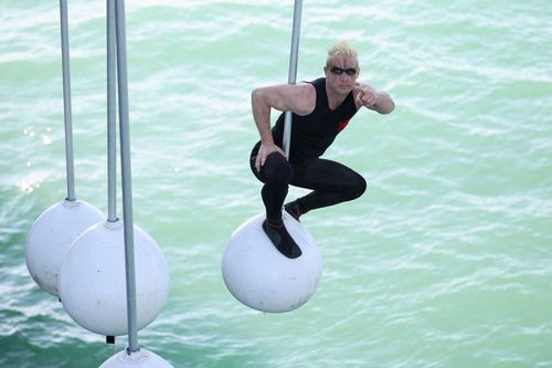FORT BOYARD 2026
EQUIPE A - SPA + TOUT LE MONDE CONTRE LE
CANCER
FORT BOYARD 2026
Equipe A: Keen V, Jonathan Jenvrin, Soso Maness, Arie Elmaleh, Alize
Cornet, Eva Garcia
Genre :
DIVERTISSEMENT/JEU