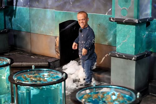FORT BOYARD 2026
EQUIPE A - SPA + TOUT LE MONDE CONTRE LE
CANCER
FORT BOYARD 2026
Passe-Muraille
Equipe A: Keen V, Jonathan Jenvrin, Soso Maness, Arie Elmaleh, Alize
Cornet, Eva Garcia
Genre :
DIVERTISSEMENT/JEU