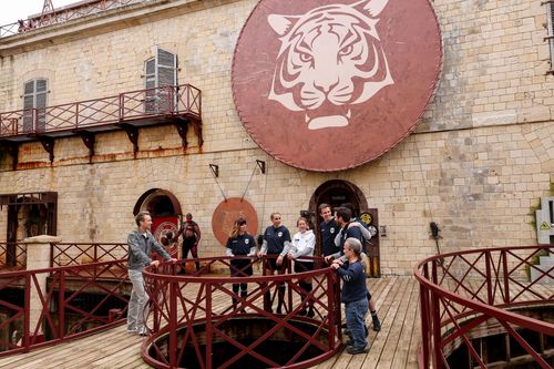 FORT BOYARD 2026
EQUIPE C - UNICEF + LE REFUGE
FORT BOYARD 2026
Equipe C: Elodie Gossuin, Jean-Baptiste Marteau, LeBouseuh, Magali
Ripoll, Samuel Olivier, Coline Moreau
Genre :
DIVERTISSEMENT/JEU