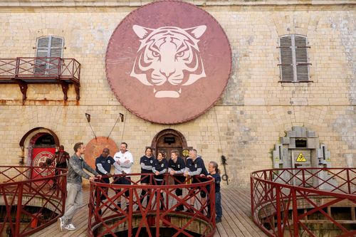 FORT BOYARD 2026
EQUIPE F - MOTEUR !
FORT BOYARD 2026
Equipe F: Lucien Jean-Baptiste, Fred Musa, Lea Francois, Charles
Dore, Nicole Ferroni, Jean-Philippe Rykaert
Genre :
DIVERTISSEMENT/JEU