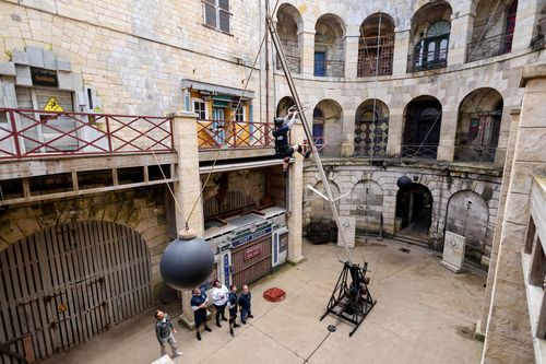 FORT BOYARD 2026
EQUIPE I - KCNQ2
FORT BOYARD 2026
Equipe I: Titoff, Emilien, Vincent Rousset, Theo Fernandez, Katrina
Patchett, Christel Erbland
Genre :
DIVERTISSEMENT/JEU