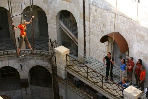 Adriana Karembeu dans l'aventure de la Cloche
