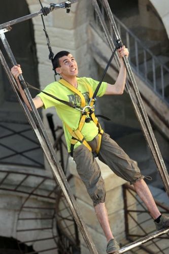 Mustapha el Atrassi dans l'aventure de la Cloche