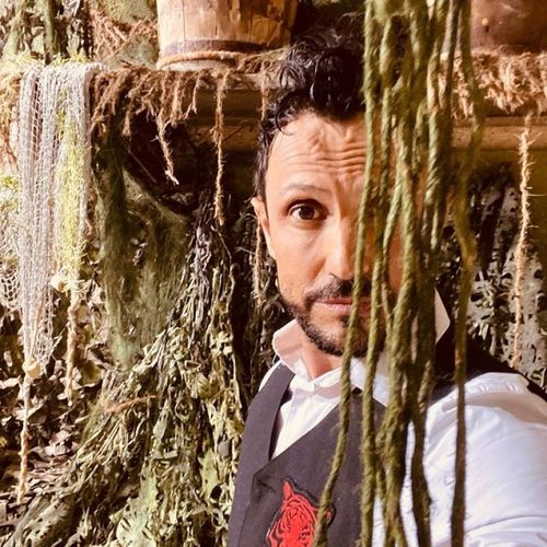 Willy Rovelli dans l'entrée du fort