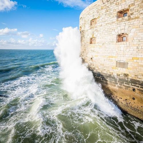 La mer est agitée en cette fin de journée