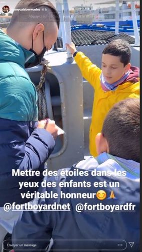 Little Boo avec les kids des émissions de Okoo
