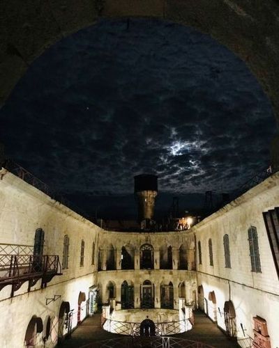 La nuit sur le fort