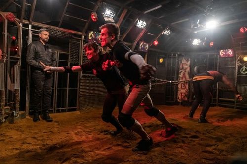 Jean-Baptiste Marteau et Laetitia Milot face à Big Boo dans le duel du Dos à Dos dans la Cage