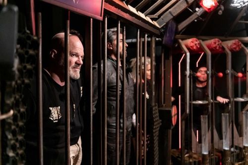 Olivier Minne se prépare à entrer dans la Cage