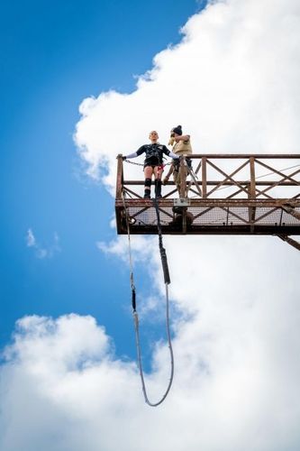 Elodie Gossuin dans l'aventure du Saut de l'Ange