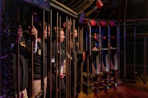 L'équipe dans la Cage