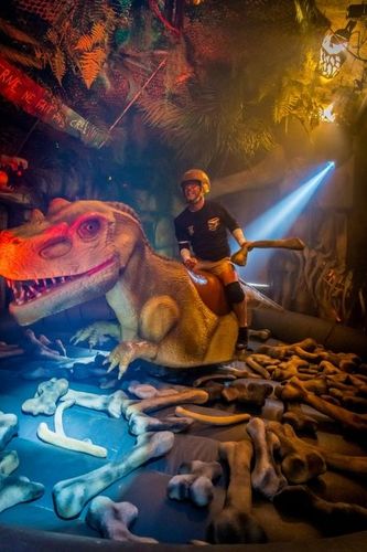Maurice Barthelemy en plein Rodéo-Dino