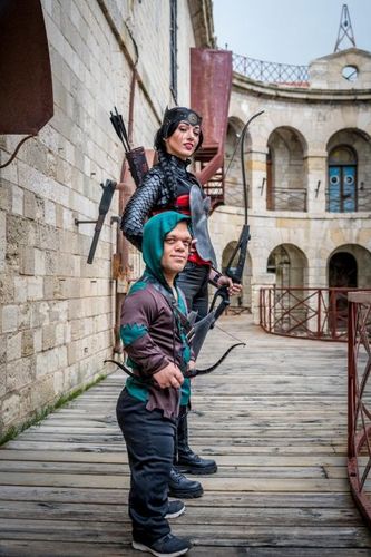 Passe-Muraille et Rouge, les deux archers du fort