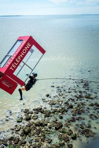 Nicole Ferroni dans la Cabine Vertigineuse