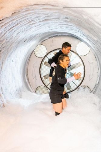 Benjamin Muller et Marie Perarnau dans la Laverie Automatique