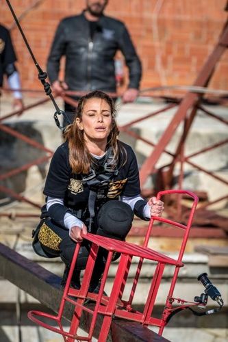 Elsa Fayer dans l'aventure de la Chaise Instable