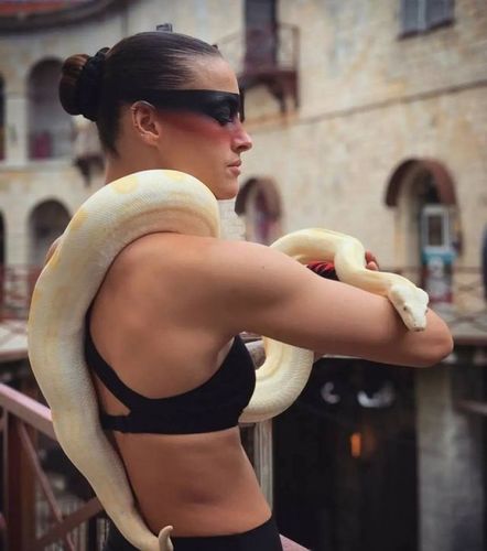 Lady Boo et un serpent