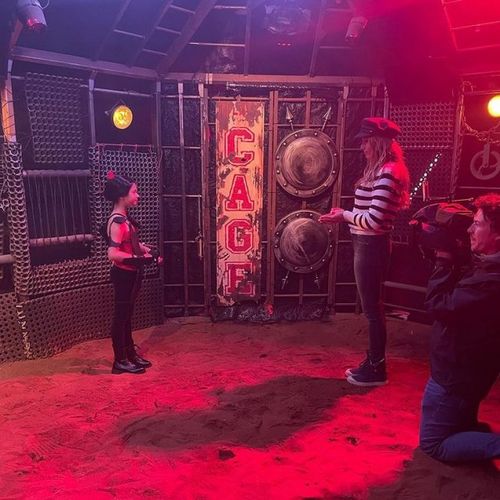 Delphine Wespiser et Lily dans la Cage