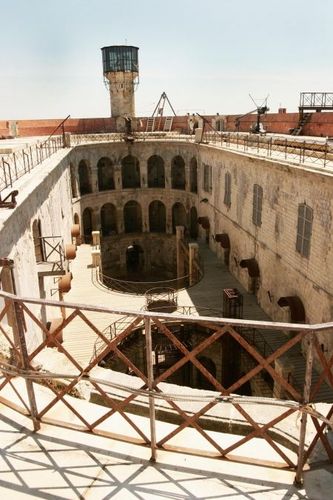 La cour intérieure vue depuis la terrasse