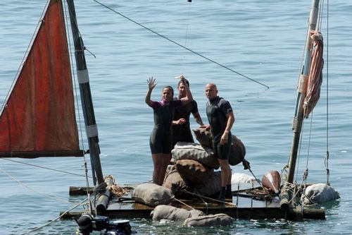Pierre Frola, Dida Diafat et Nâdiya dans l'aventure du Radeau