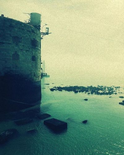 Les abords du fort